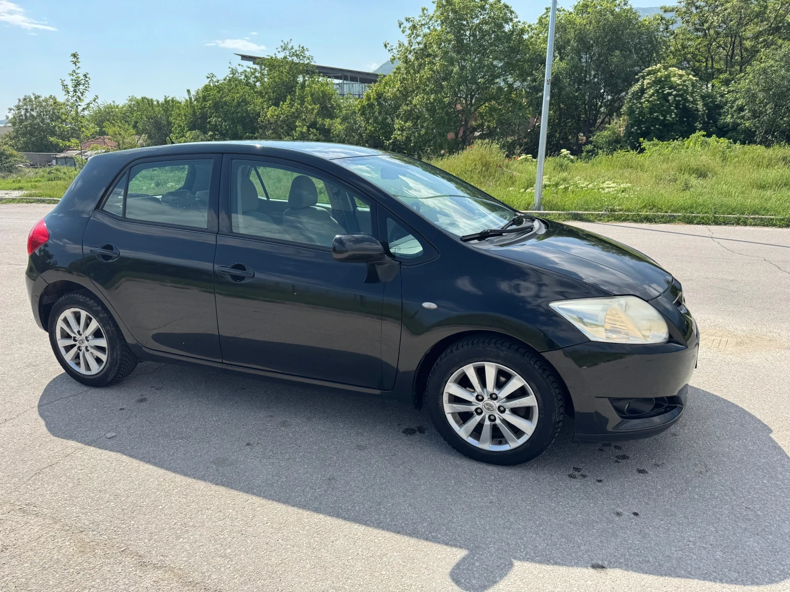 Toyota Auris, снимка 3 - Автомобили и джипове - 54665832
