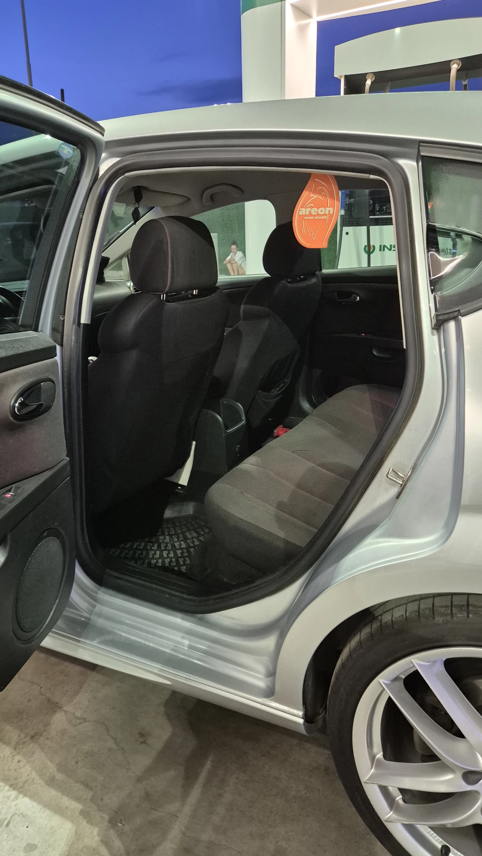 Seat Leon, снимка 8 - Автомобили и джипове - 54723373