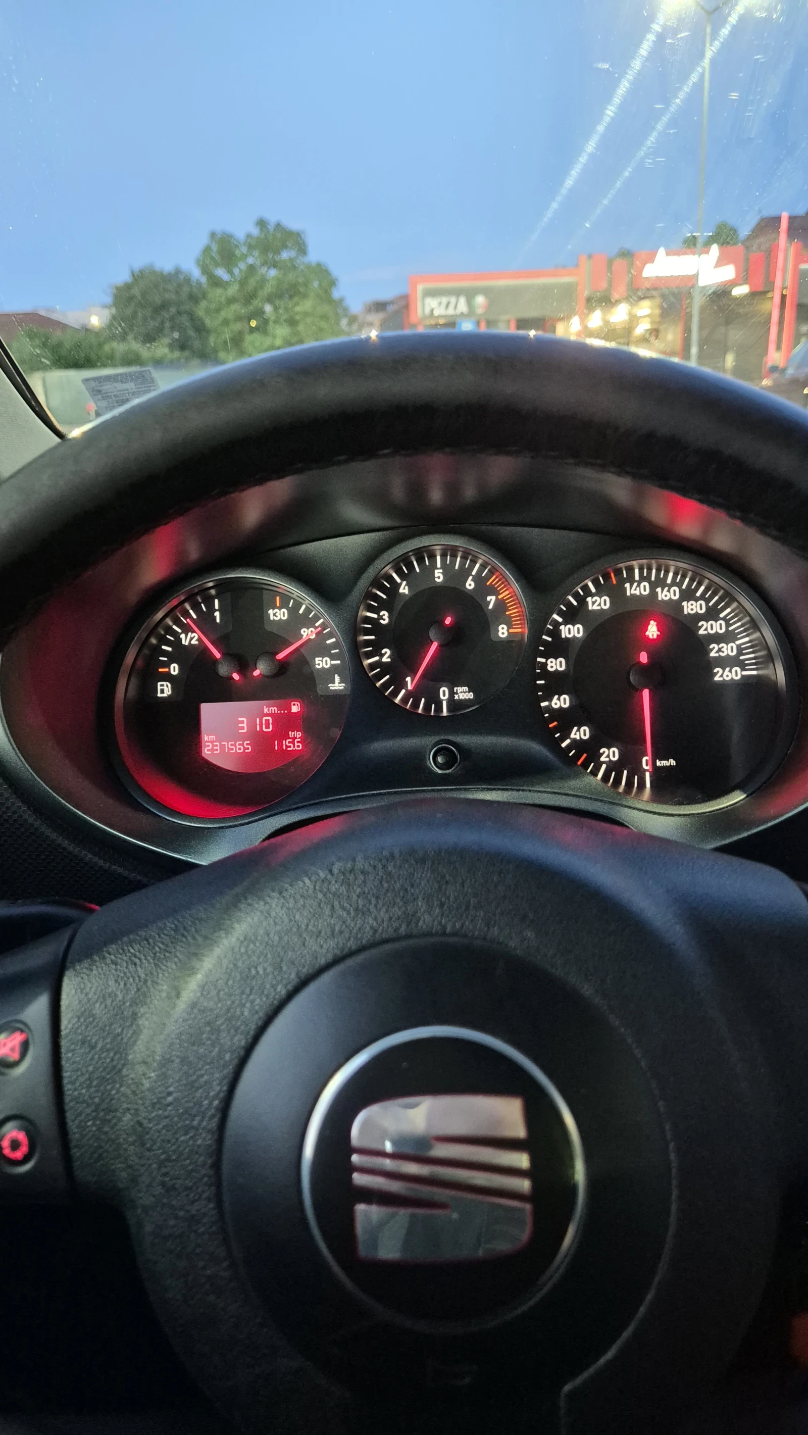 Seat Leon, снимка 12 - Автомобили и джипове - 54723373