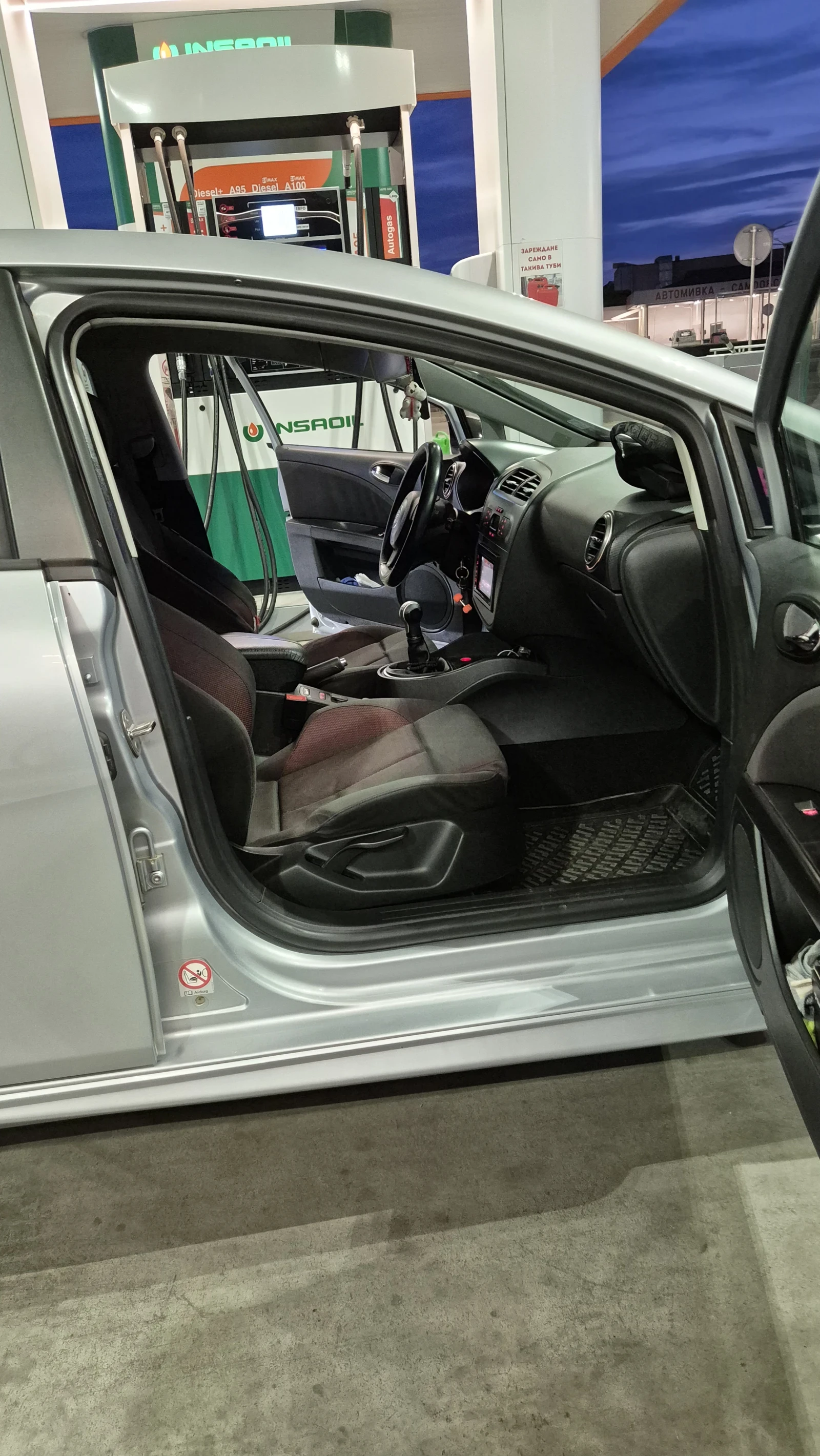 Seat Leon, снимка 10 - Автомобили и джипове - 54723373