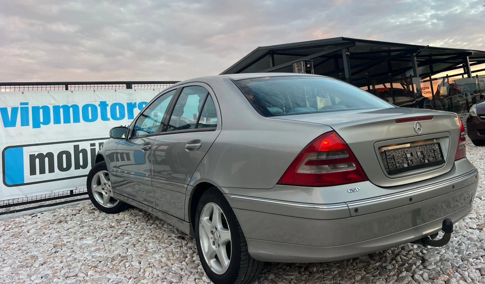 Mercedes-Benz C 200 2.2CDI AVANTGARDE/XENON/KOJA/6sk/KLIMATRONIK/UNIKA, снимка 4 - Автомобили и джипове - 54967242