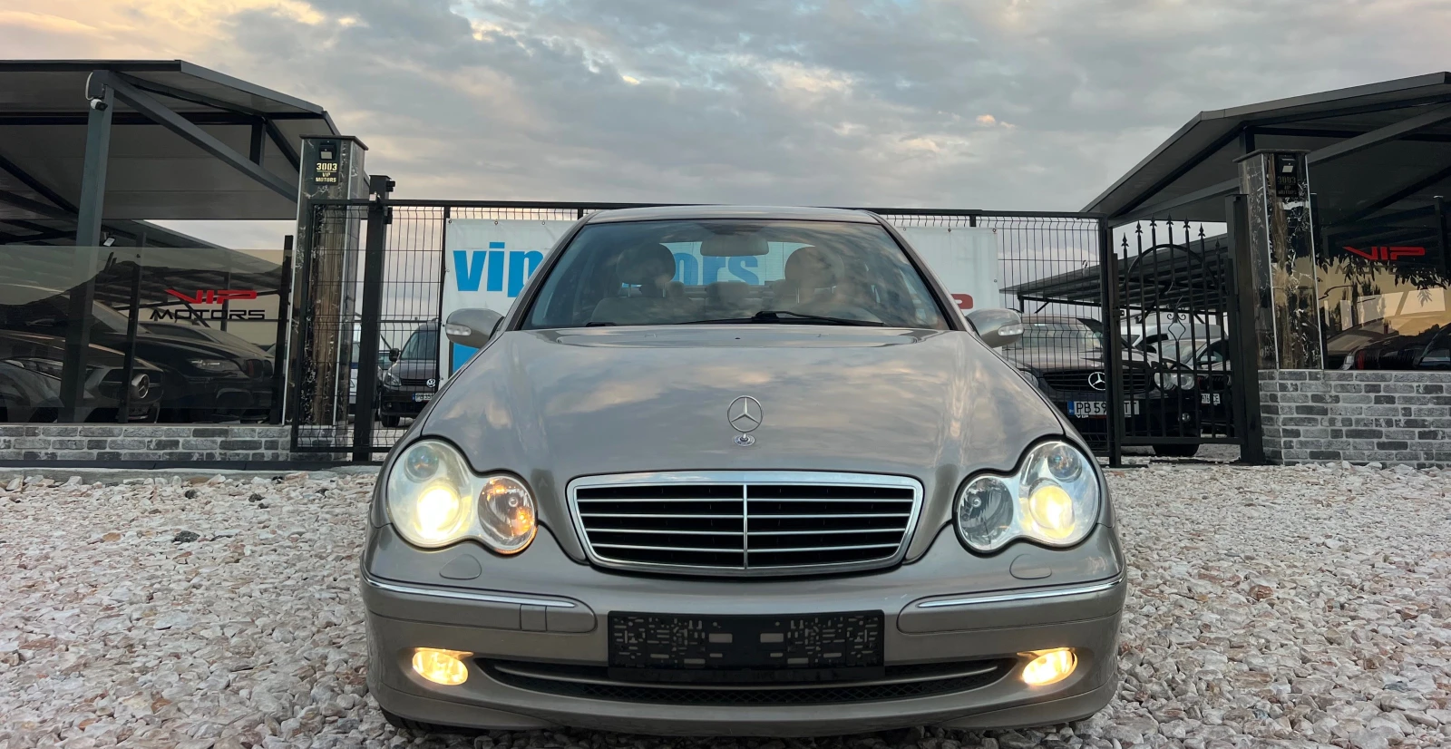 Mercedes-Benz C 200 2.2CDI AVANTGARDE/XENON/KOJA/6sk/KLIMATRONIK/UNIKA, снимка 2 - Автомобили и джипове - 54967242