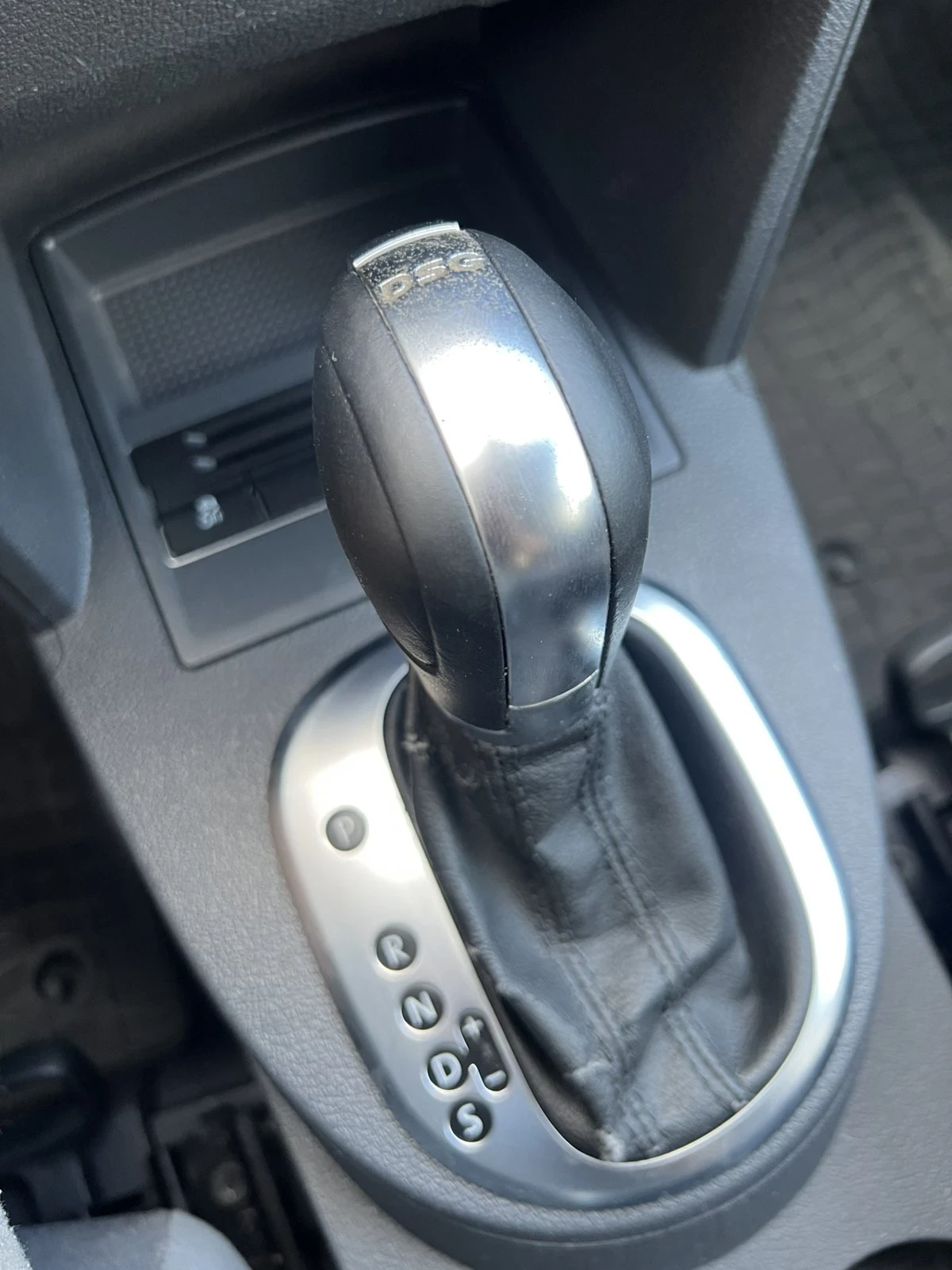 VW Touran 1.6TDI* FACE* AUTOMAT* 6 месеца гаранция* * * * , снимка 12 - Автомобили и джипове - 55498895