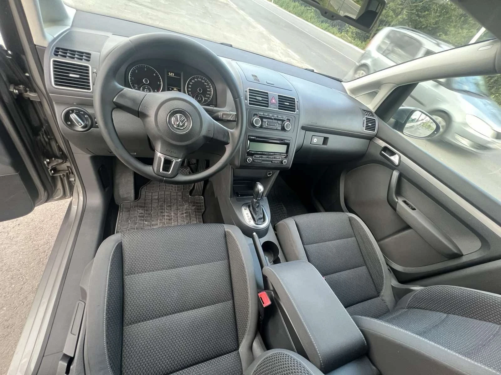 VW Touran 1.6TDI* FACE* AUTOMAT* 6 месеца гаранция* * * * , снимка 7 - Автомобили и джипове - 55498895