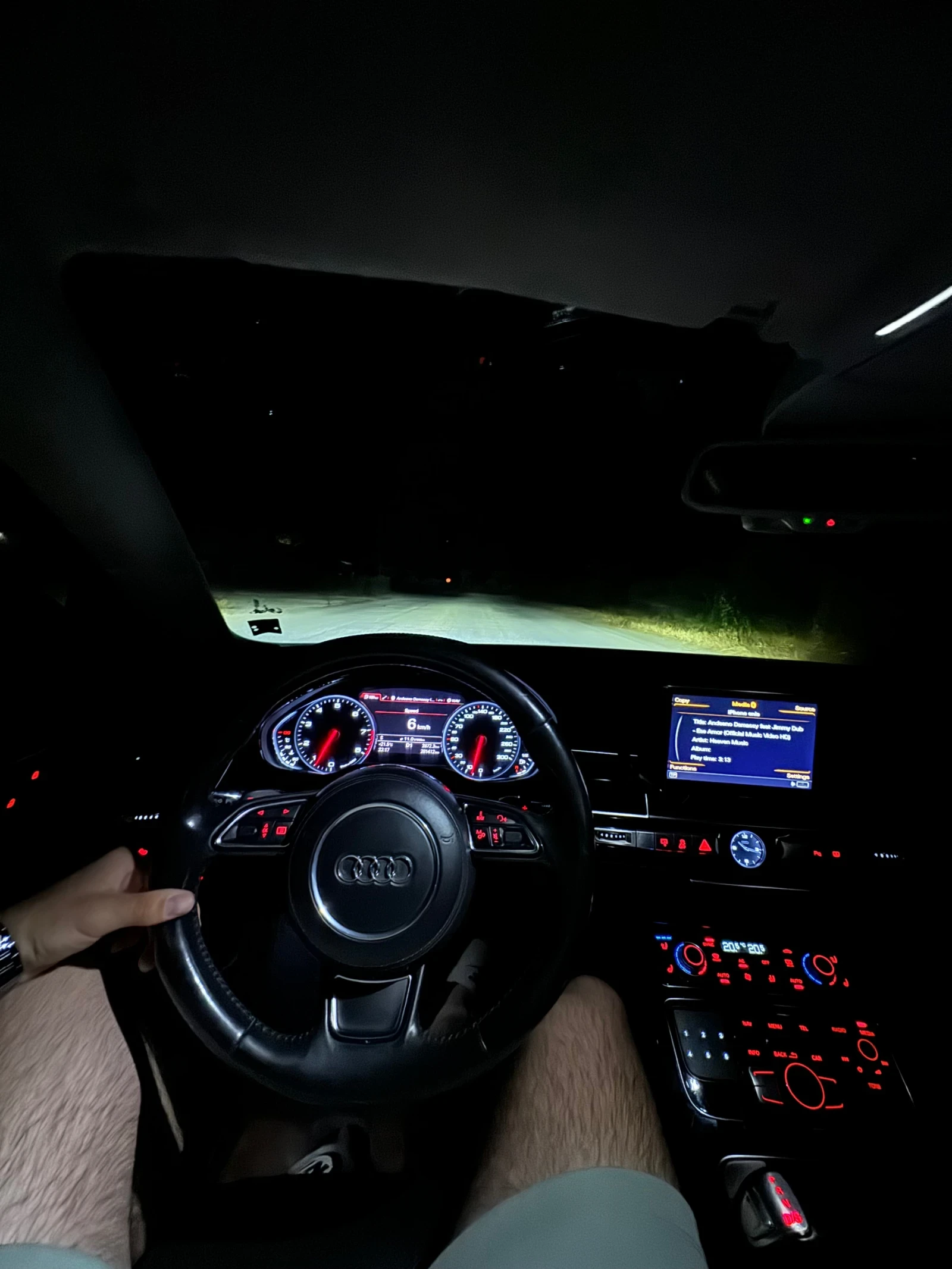Audi A8, снимка 5 - Автомобили и джипове - 55992264