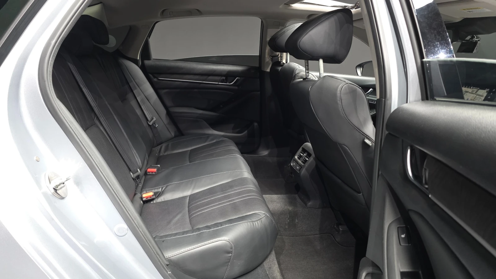 Honda Accord 2.0 HYBRID * FULL MAX, снимка 11 - Автомобили и джипове - 56165342