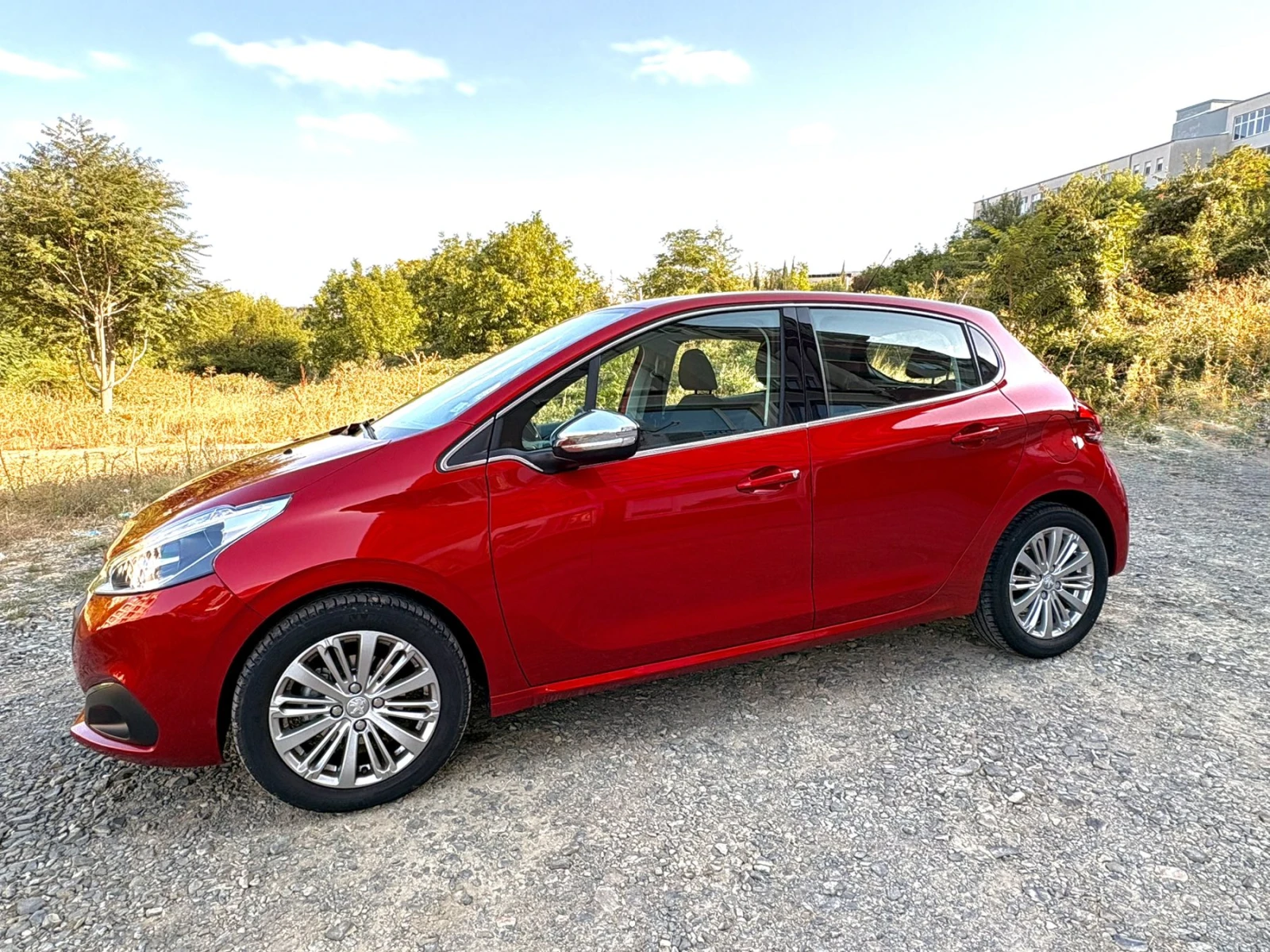 Peugeot 208, снимка 6 - Автомобили и джипове - 56285429