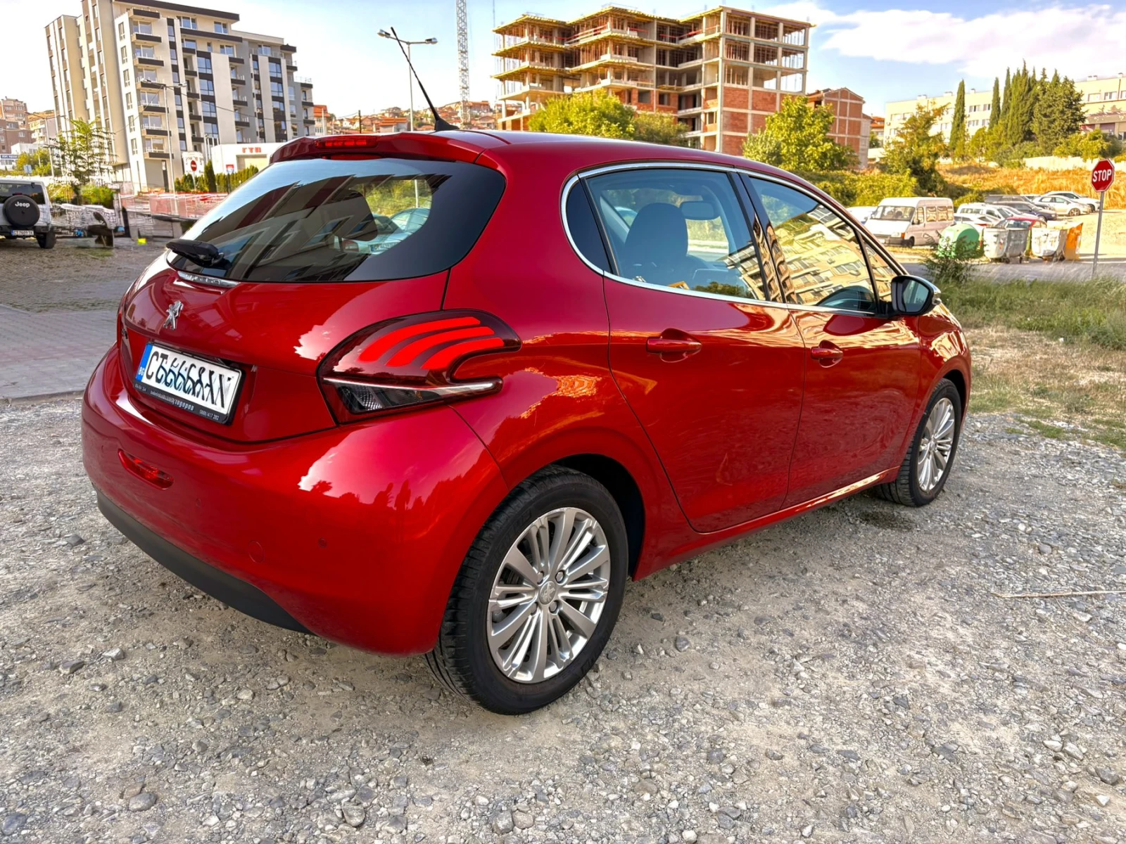 Peugeot 208, снимка 3 - Автомобили и джипове - 56285429