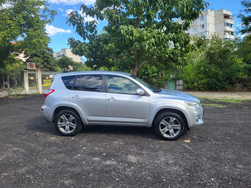 Toyota Rav4 2.2 D-CAT, снимка 3 - Автомобили и джипове - 52645110