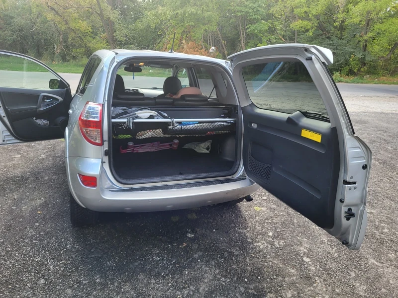 Toyota Rav4 2.2 D-CAT, снимка 7 - Автомобили и джипове - 52645110