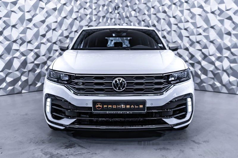 VW T-Roc R 2.0TSI BlueMotion Technology* Pano, снимка 2 - Автомобили и джипове - 52483075