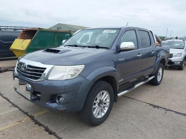 Toyota Hilux 3.0D Invincible , снимка 4 - Автомобили и джипове - 46956177