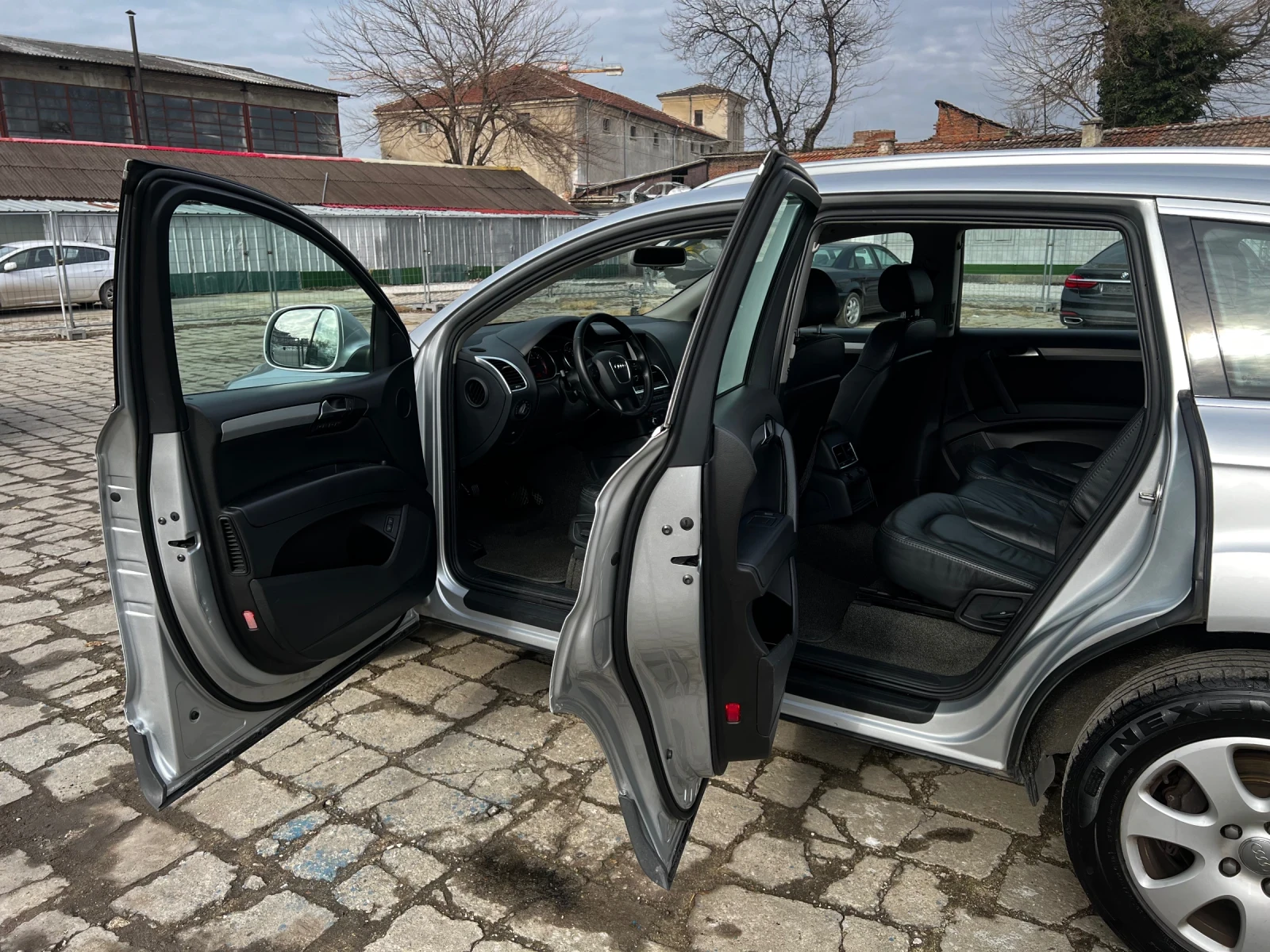 Audi Q7 3.0TDI* ПРУЖИНИ* КОЖА* ПАМЕТ* НАВИ* 7места* 2ключа - изображение 7