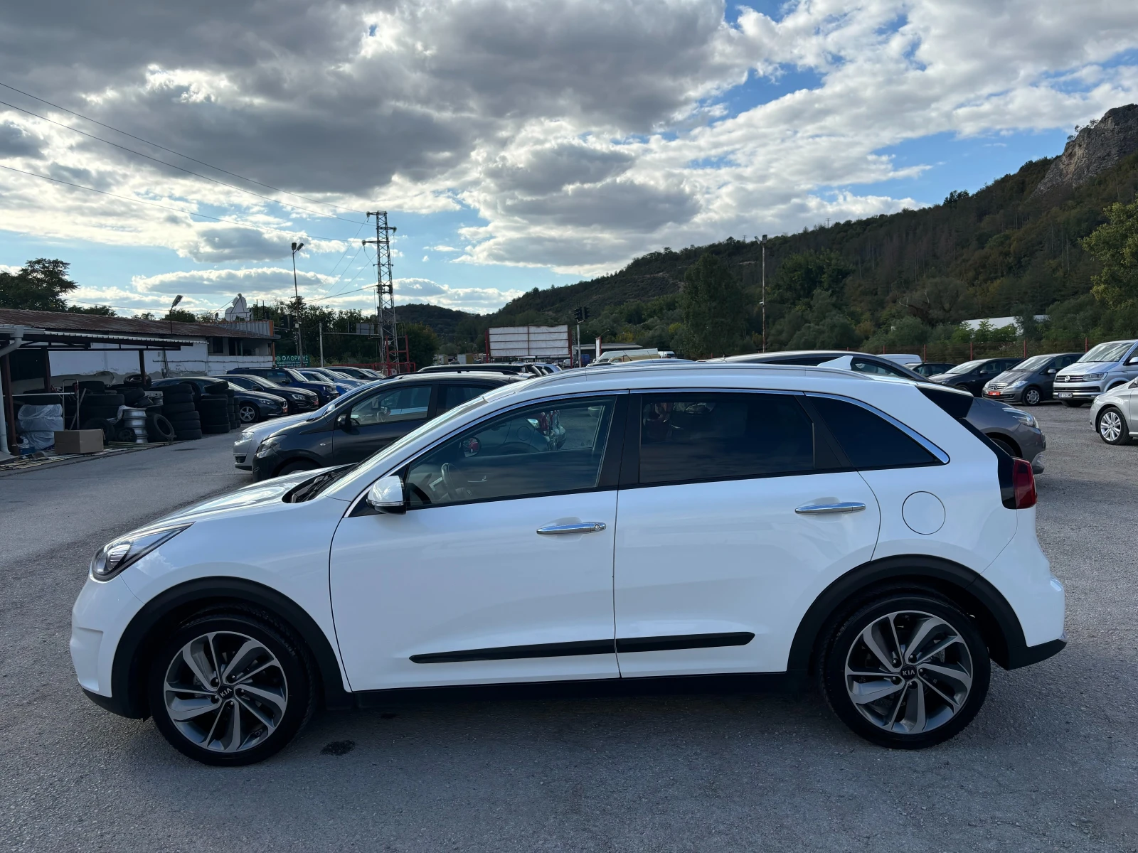 Kia Niro 1.6HYBRID/НАВИ/КОЖА/КАМЕРА/FULL LED - изображение 6