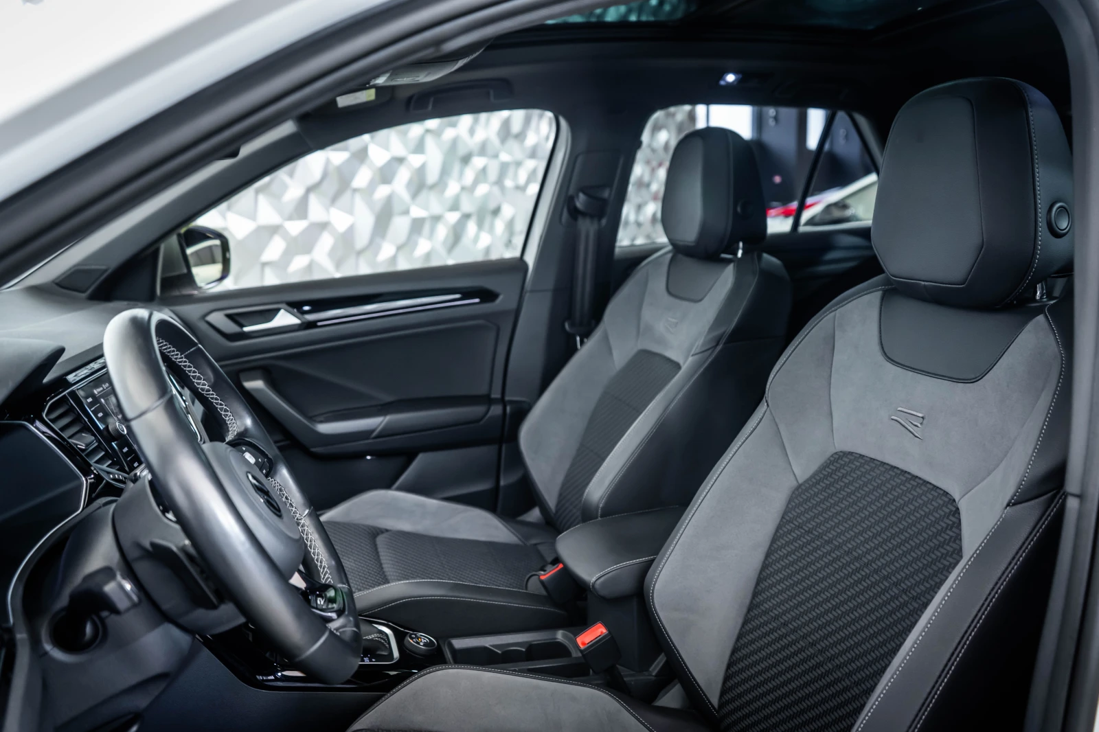 VW T-Roc R 2.0TSI BlueMotion Technology* Pano | Mobile.bg   13