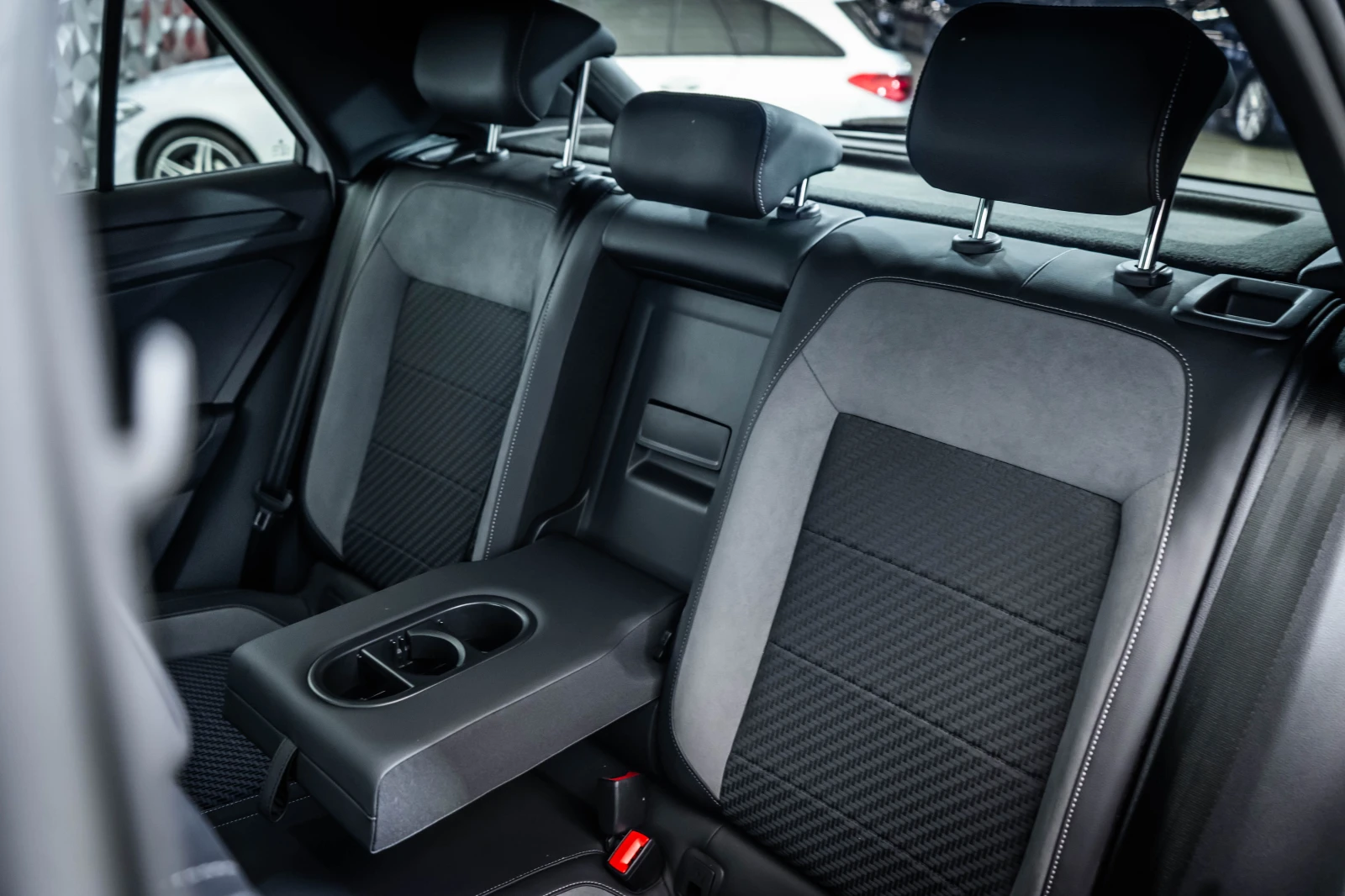 VW T-Roc R 2.0TSI BlueMotion Technology* Pano | Mobile.bg   16