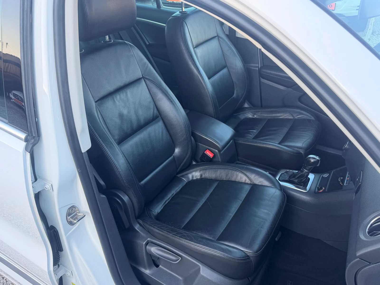 VW Tiguan 2.0TDI* AUT* R-LINE* NAVI* * * LED*  | Mobile.bg   9