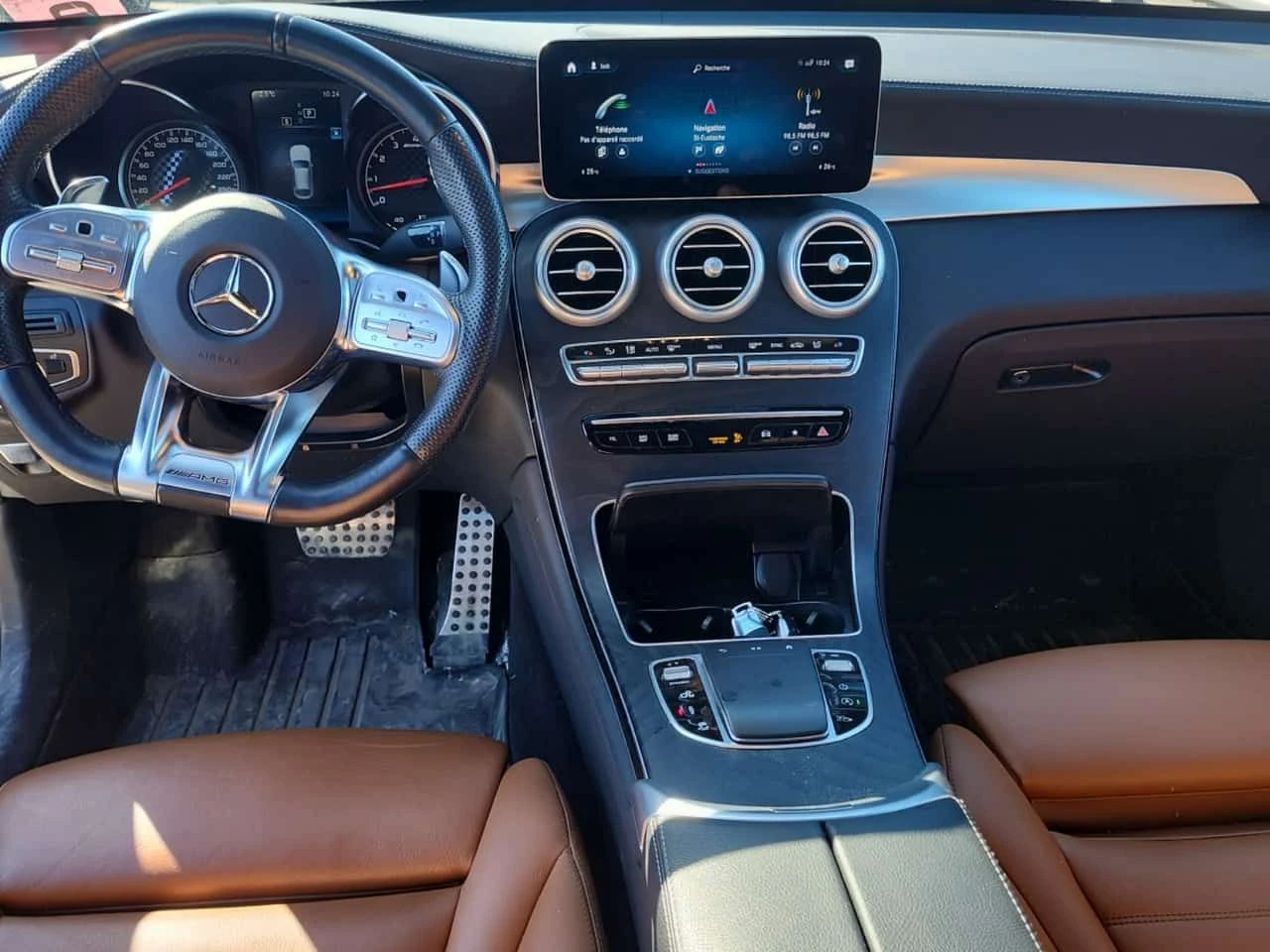 Mercedes-Benz GLC 43 AMG PANORAMA| 2 КЛЮЧА| CARFAX| , снимка 10 - Автомобили и джипове - 53999854