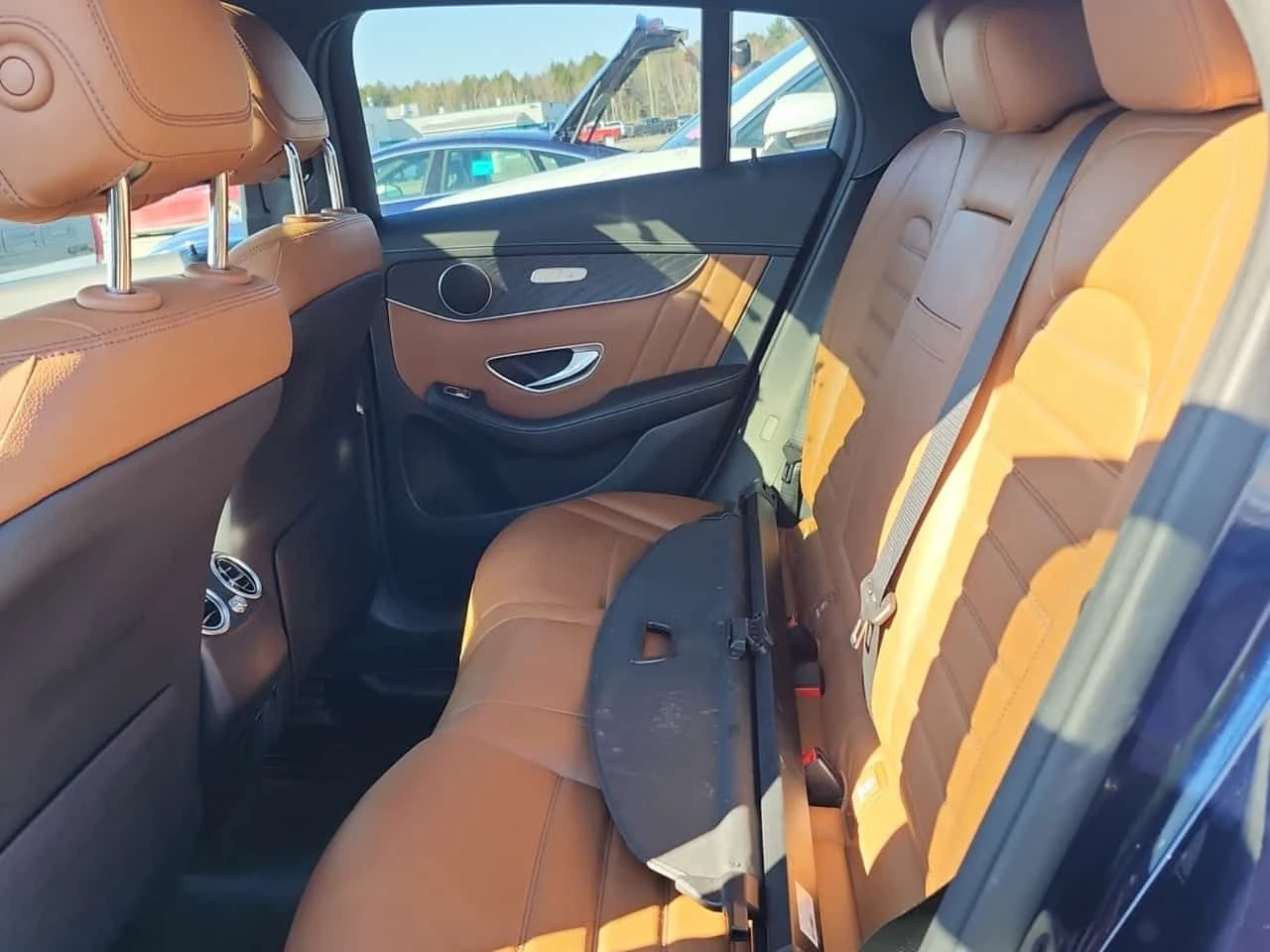 Mercedes-Benz GLC 43 AMG PANORAMA| 2 КЛЮЧА| CARFAX| , снимка 12 - Автомобили и джипове - 53999854