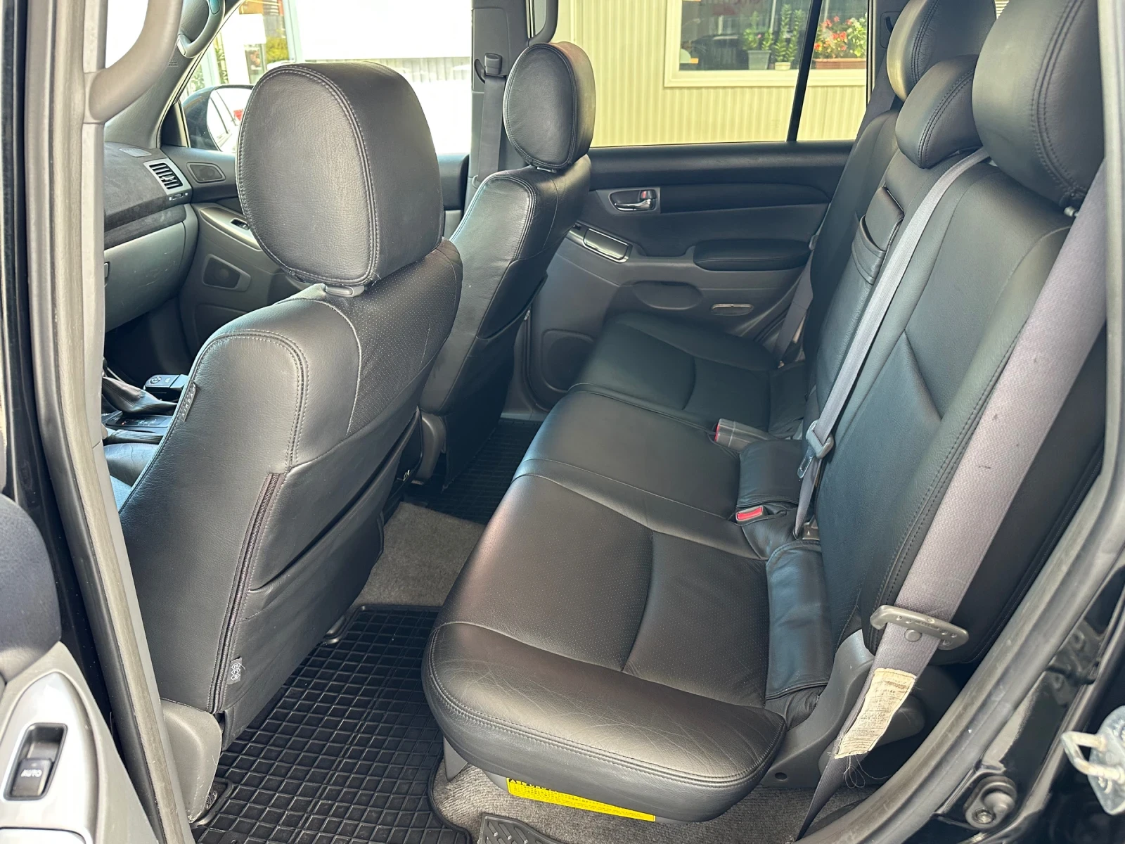 Toyota Land cruiser 3.0 D4D FACELIFT Автоматик, снимка 7 - Автомобили и джипове - 54227308