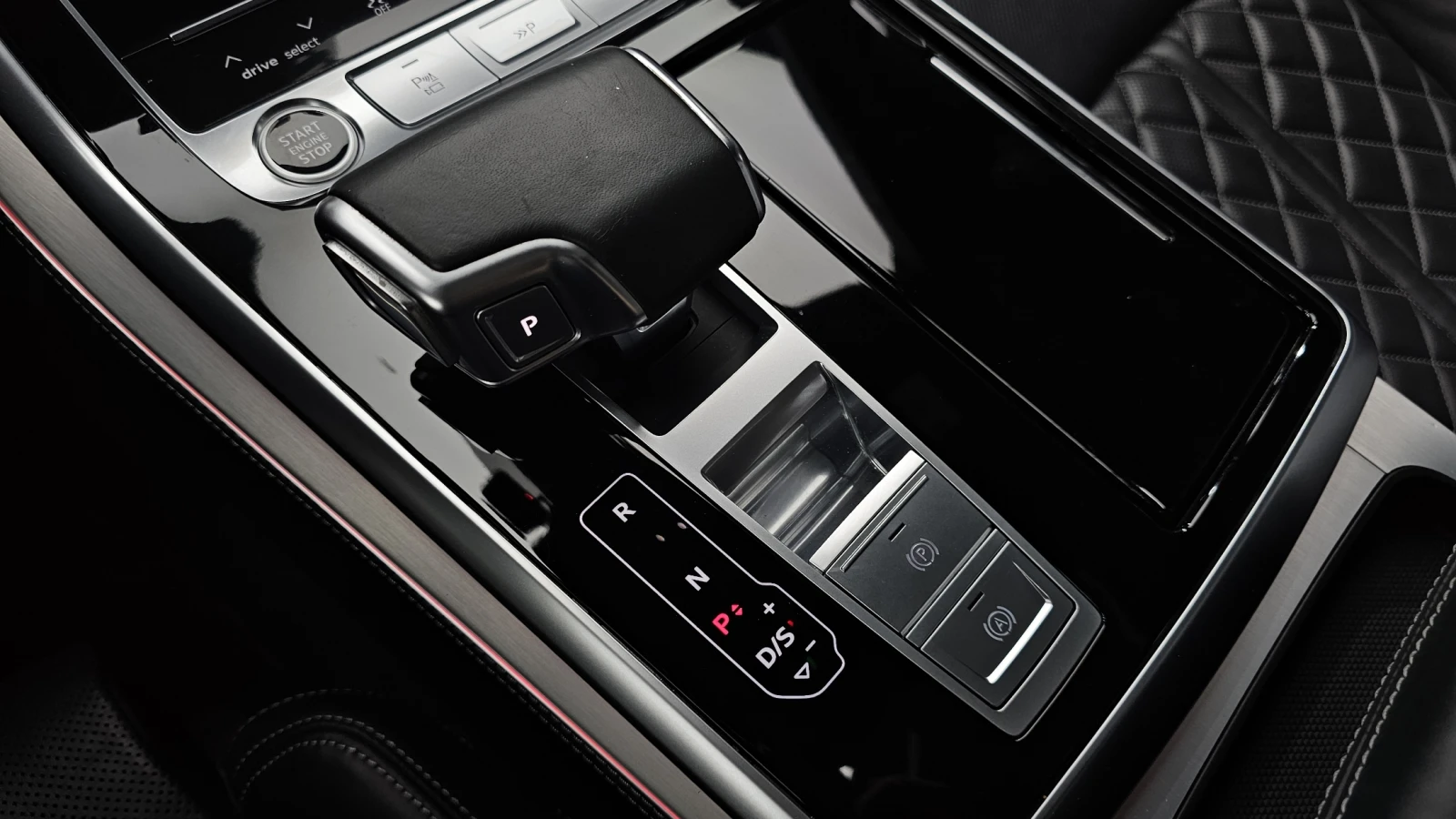 Audi Q8 55 TFSI quattro* ЕЛ. БАГАЖНИК* HUD* КРАЙНА ЦЕНА, снимка 9 - Автомобили и джипове - 55366996