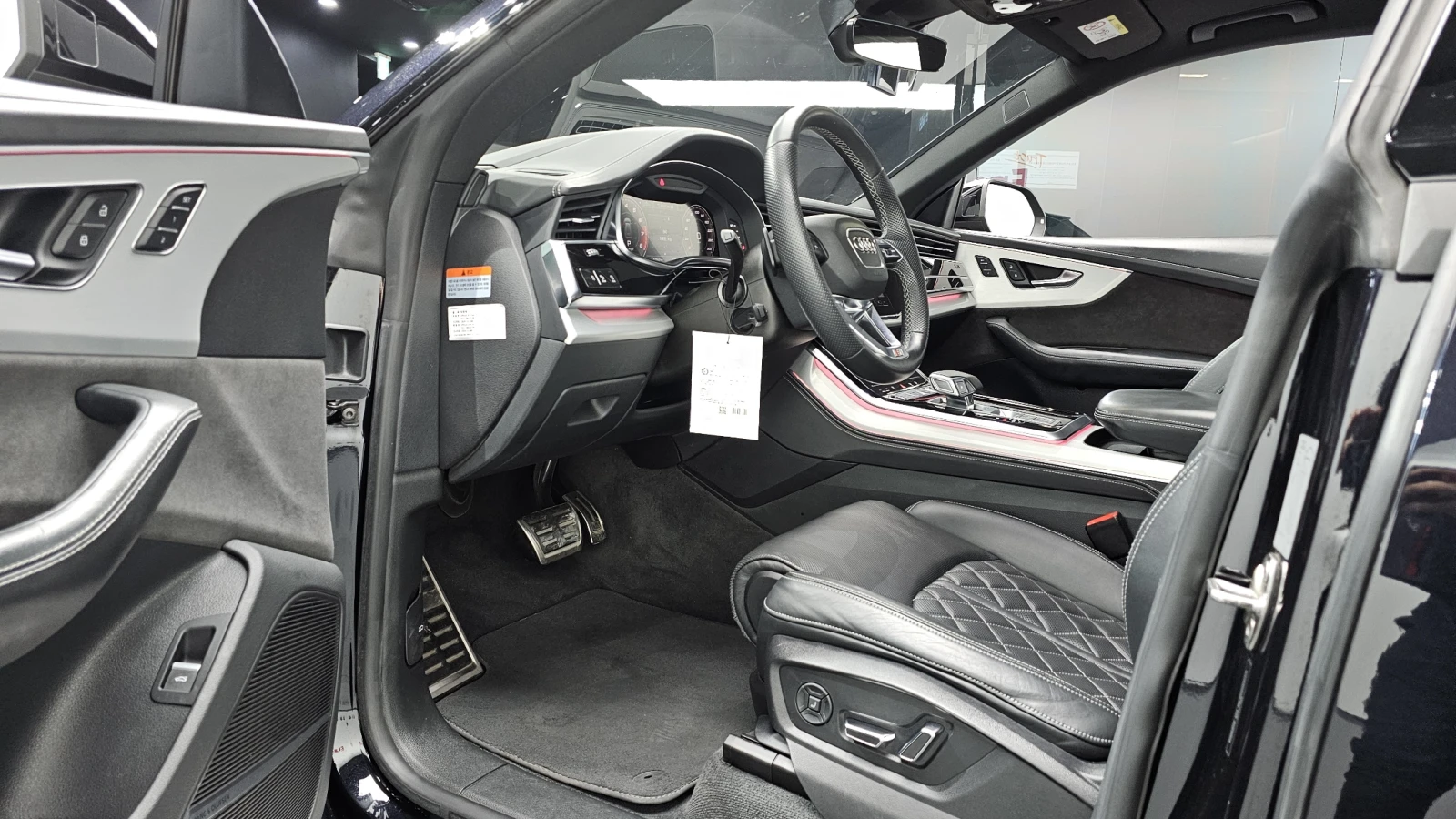 Audi Q8 55 TFSI quattro* ЕЛ. БАГАЖНИК* HUD* КРАЙНА ЦЕНА, снимка 10 - Автомобили и джипове - 55366996
