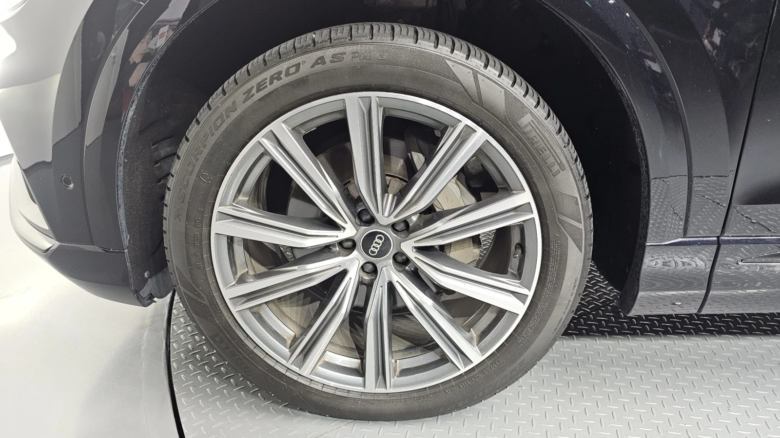 Audi Q8 55 TFSI quattro* ЕЛ. БАГАЖНИК* HUD* КРАЙНА ЦЕНА, снимка 5 - Автомобили и джипове - 55366996