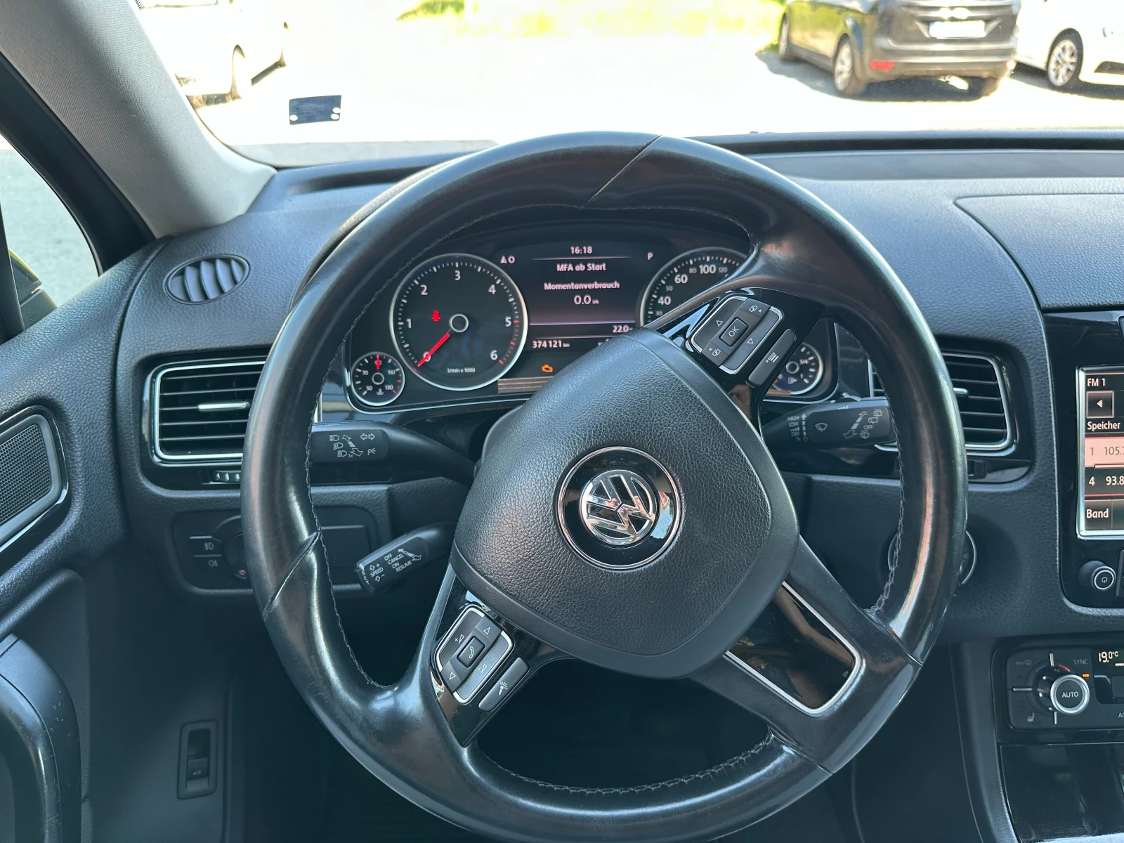 VW Touareg, снимка 10 - Автомобили и джипове - 55416553
