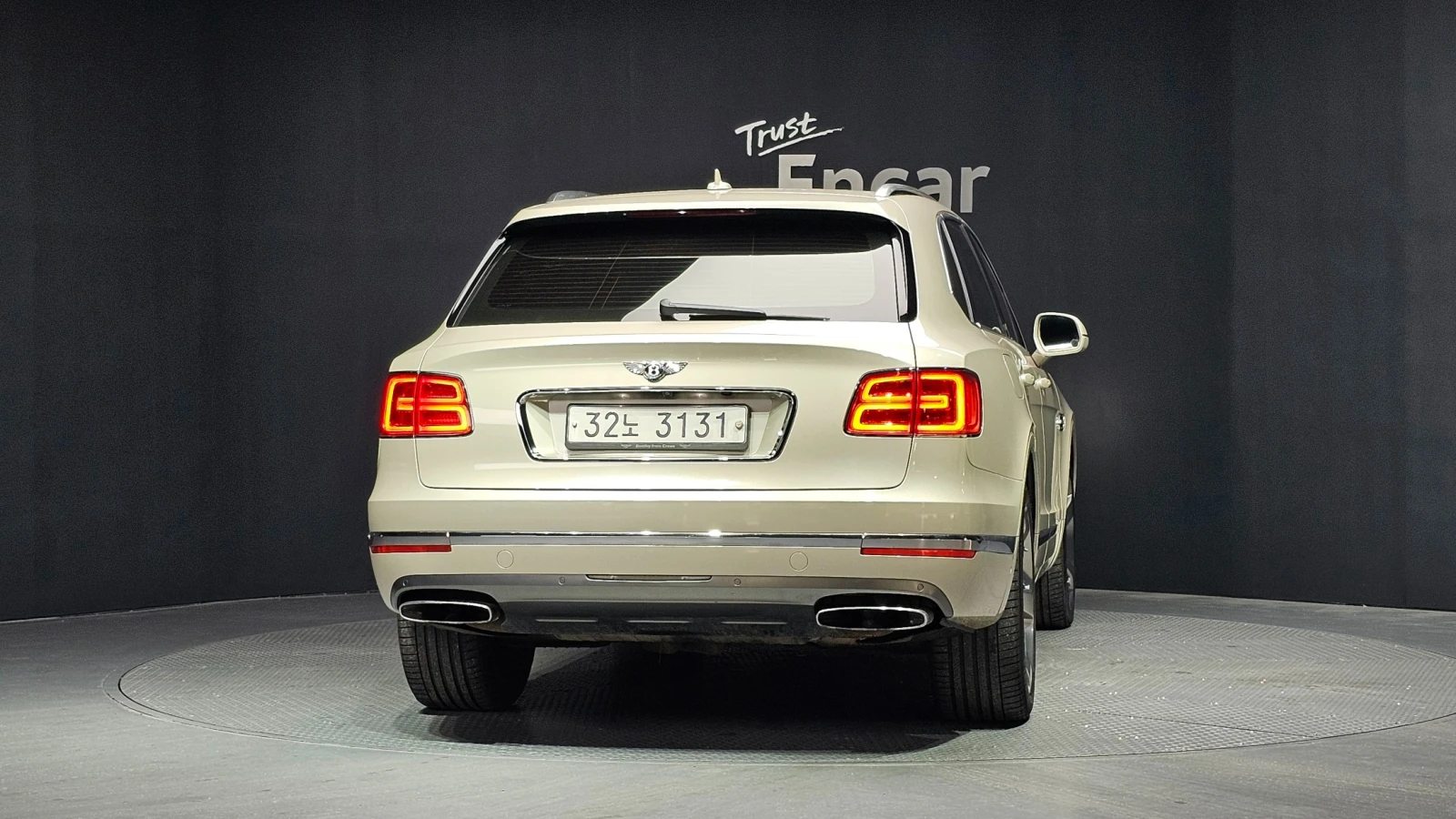 Bentley Bentayga 6.0 W12, снимка 4 - Автомобили и джипове - 55497177
