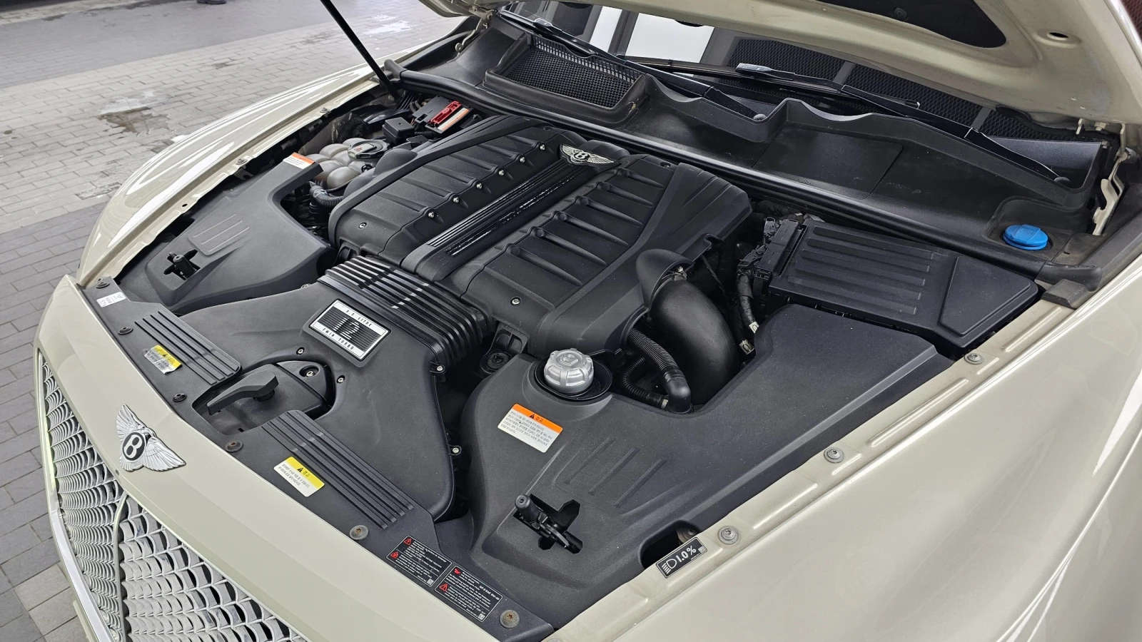 Bentley Bentayga 6.0 W12, снимка 6 - Автомобили и джипове - 55497177