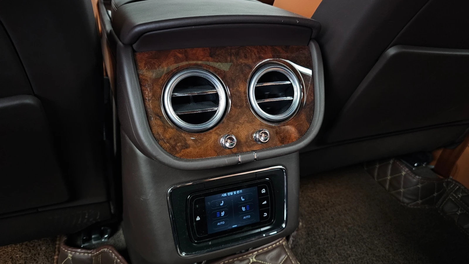 Bentley Bentayga 6.0 W12, снимка 14 - Автомобили и джипове - 55497177