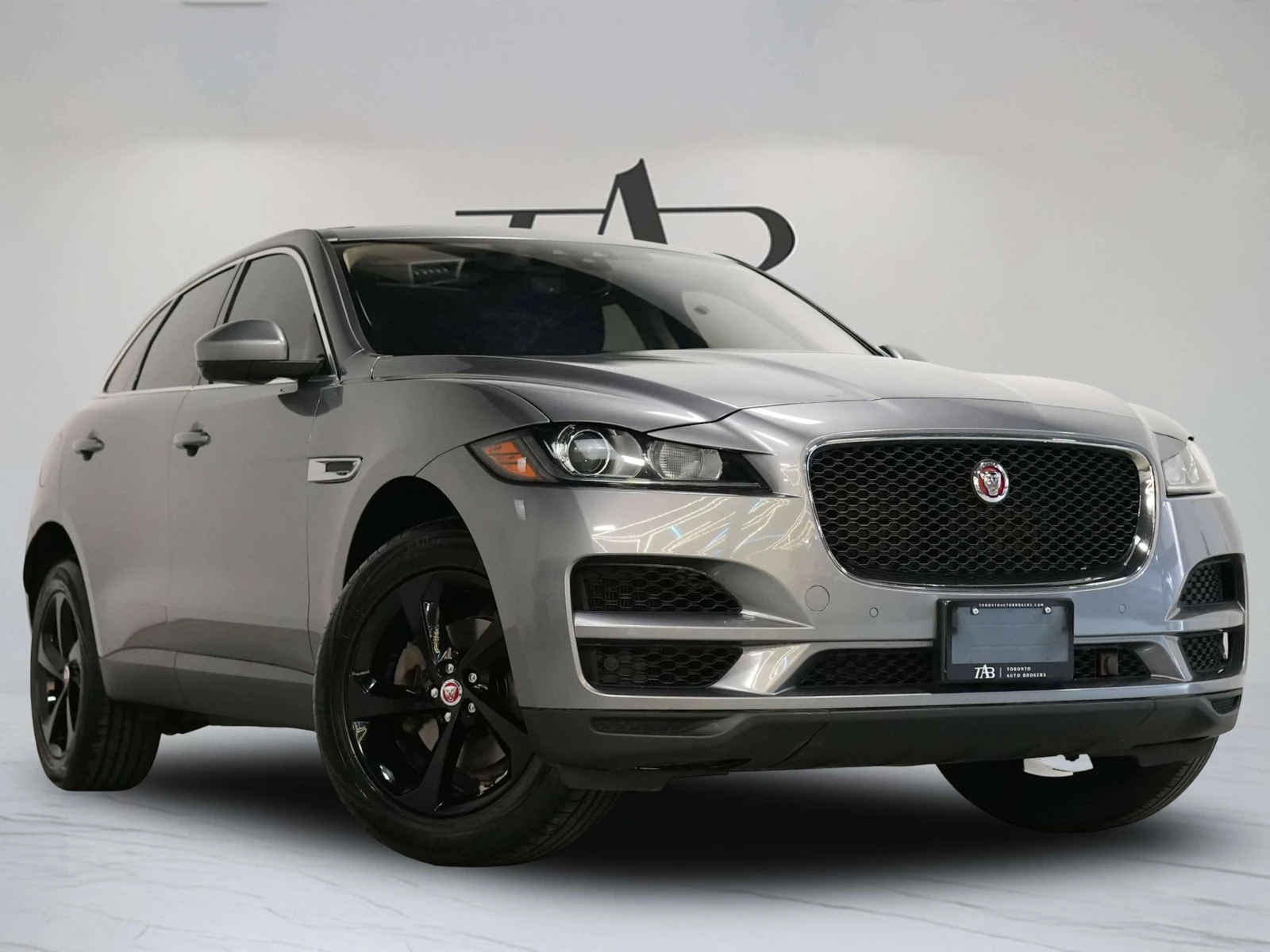 Jaguar F-PACE * PREMIUM | 25T | PANO | MERIDIAN * CARFAX * , снимка 2 - Автомобили и джипове - 56073114