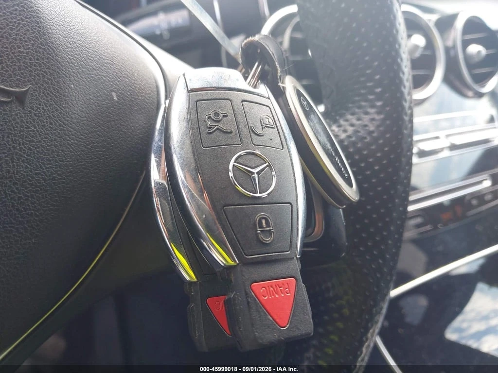 Mercedes-Benz GLC 300 * 4MATIC * CARFAX * ОПЦИЯ ЗА ФИНАНСИРАНЕ * , снимка 11 - Автомобили и джипове - 56083874