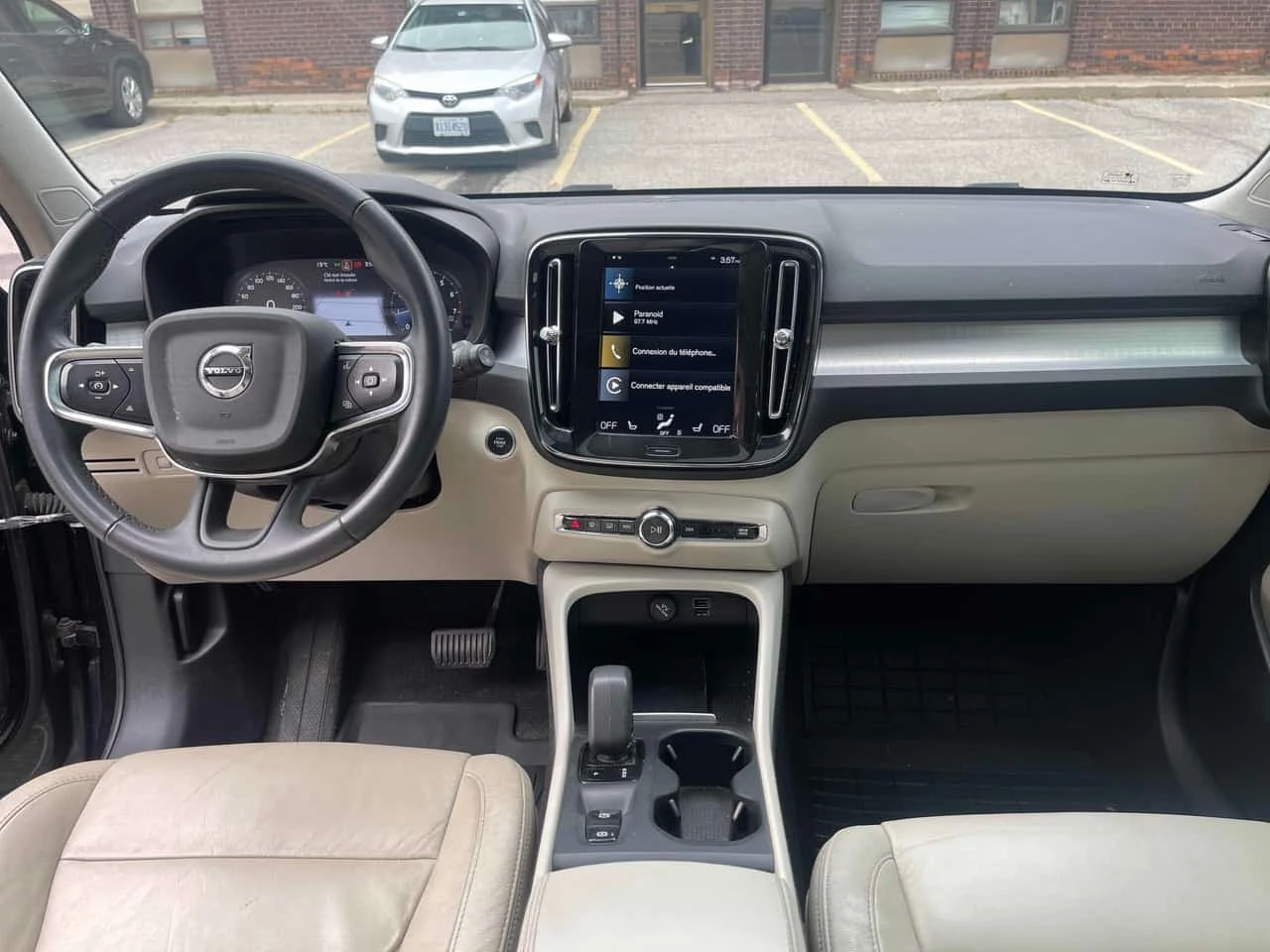 Volvo XC40 * Momentum * CARFAX * , снимка 9 - Автомобили и джипове - 56327205