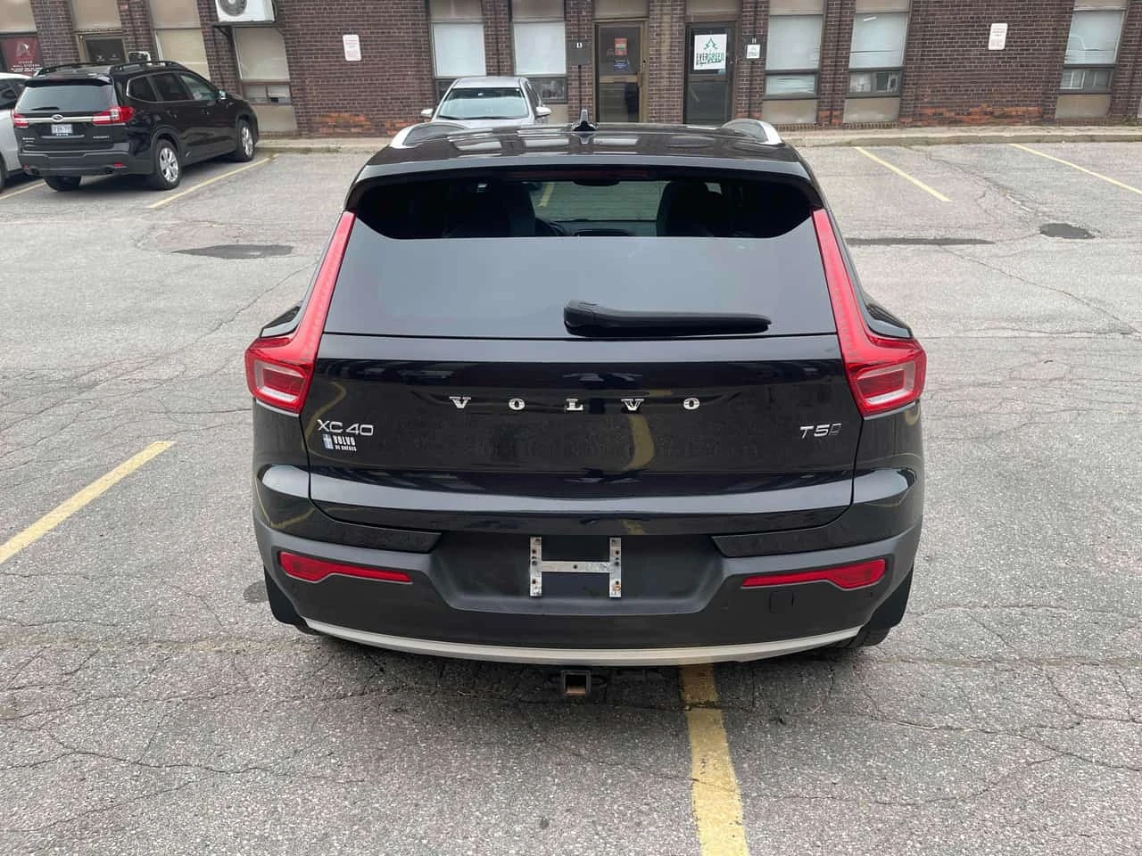 Volvo XC40 * Momentum * CARFAX * , снимка 4 - Автомобили и джипове - 56327205