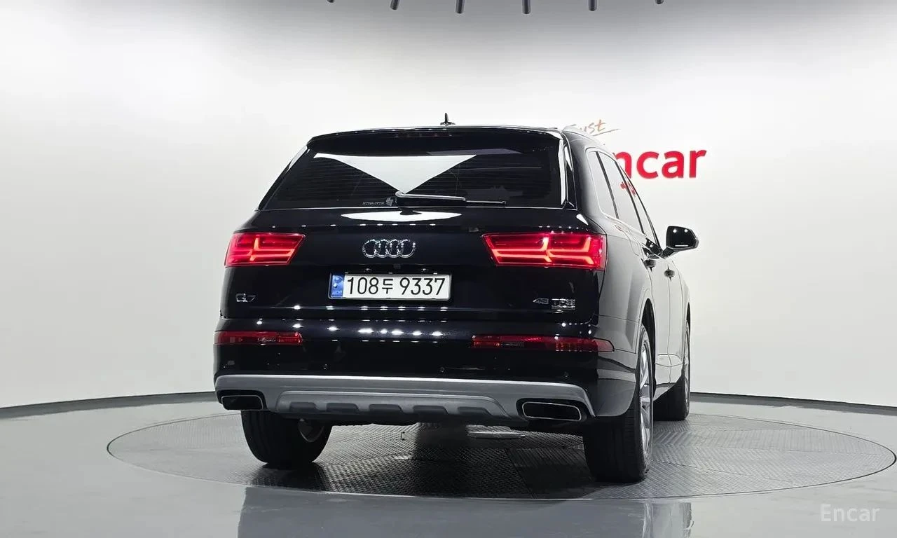 Audi Q7, снимка 3 - Автомобили и джипове - 56711884