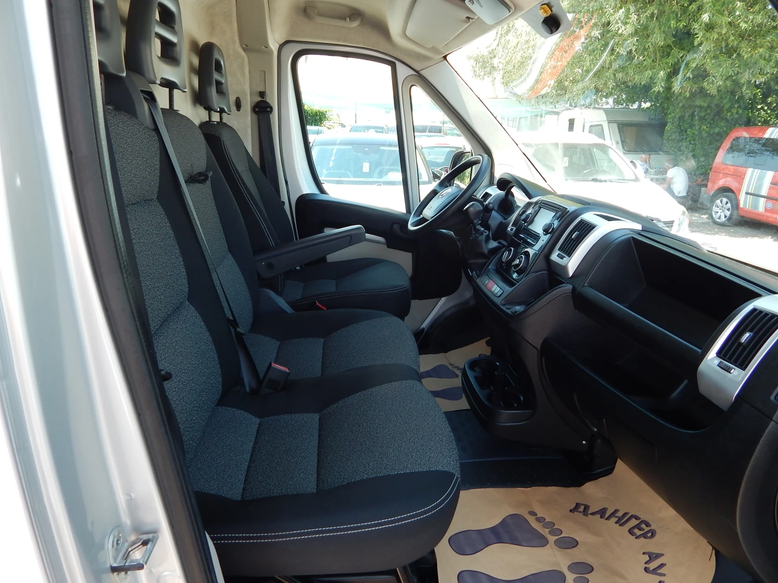 Peugeot Boxer 2.3M-JET* 150k.c.* NAVI* KAMEPA* LED* ОТЛИЧЕН* , снимка 16 - Бусове и автобуси - 55059464