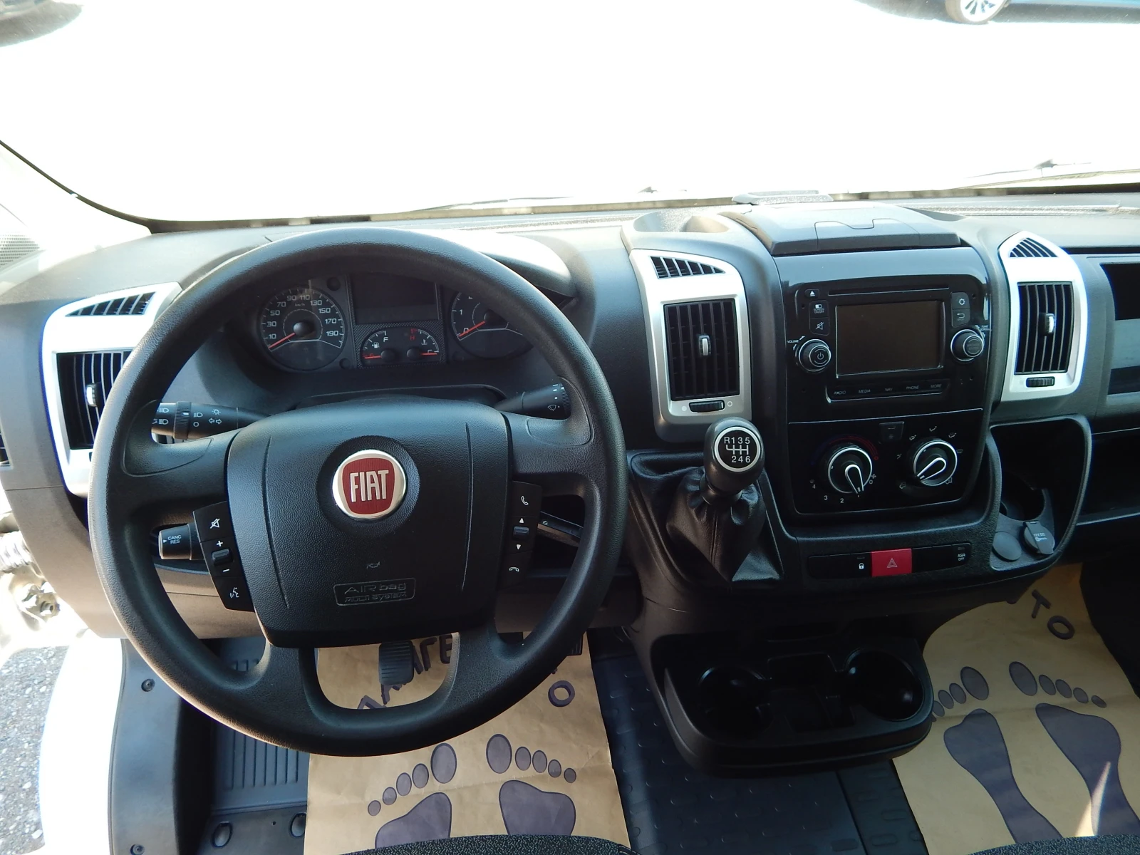 Peugeot Boxer 2.3M-JET* 150k.c.* NAVI* KAMEPA* LED* ОТЛИЧЕН* , снимка 17 - Бусове и автобуси - 55059464