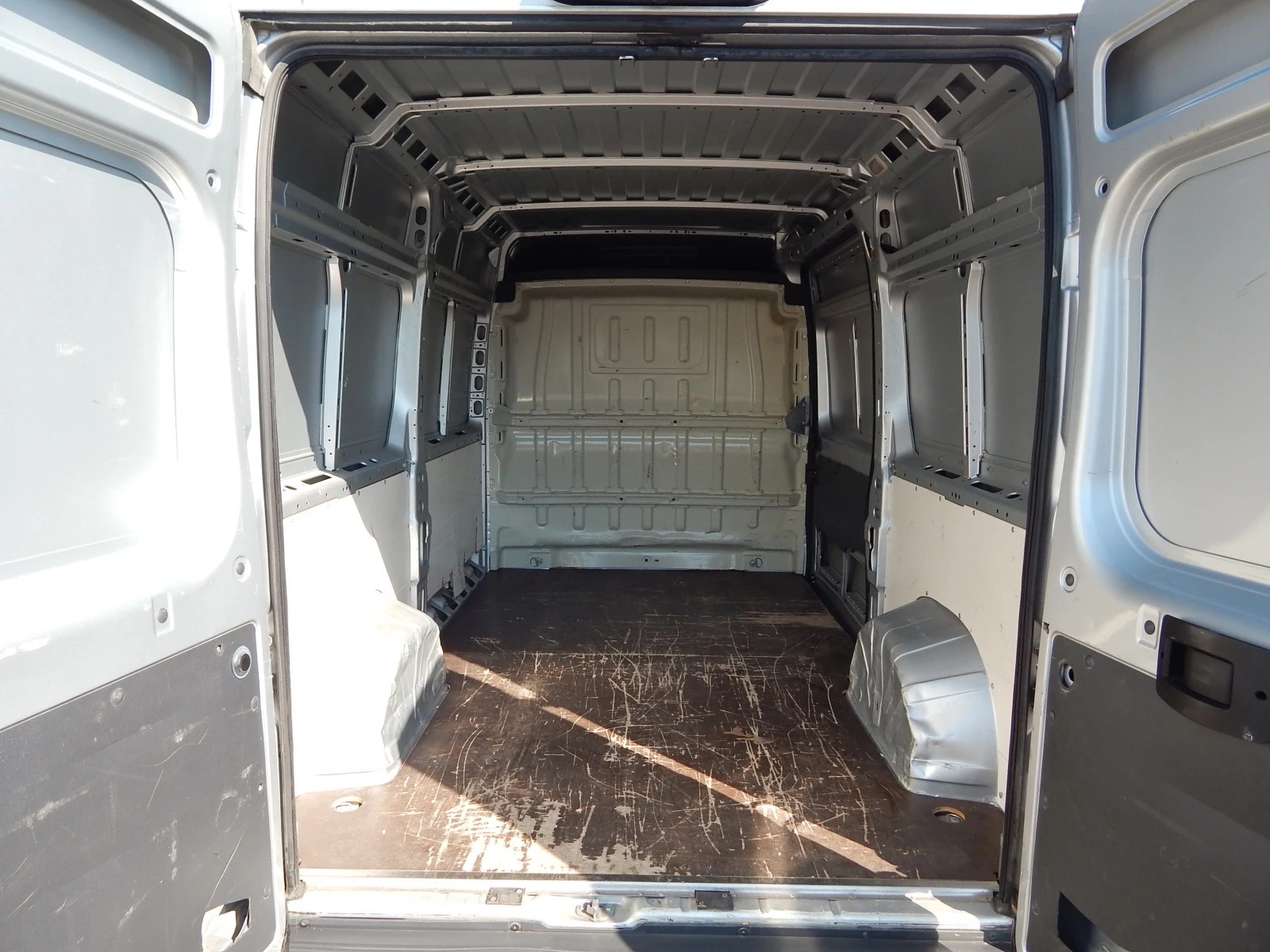 Peugeot Boxer 2.3M-JET* 150k.c.* NAVI* KAMEPA* LED* ОТЛИЧЕН* , снимка 8 - Бусове и автобуси - 55059464
