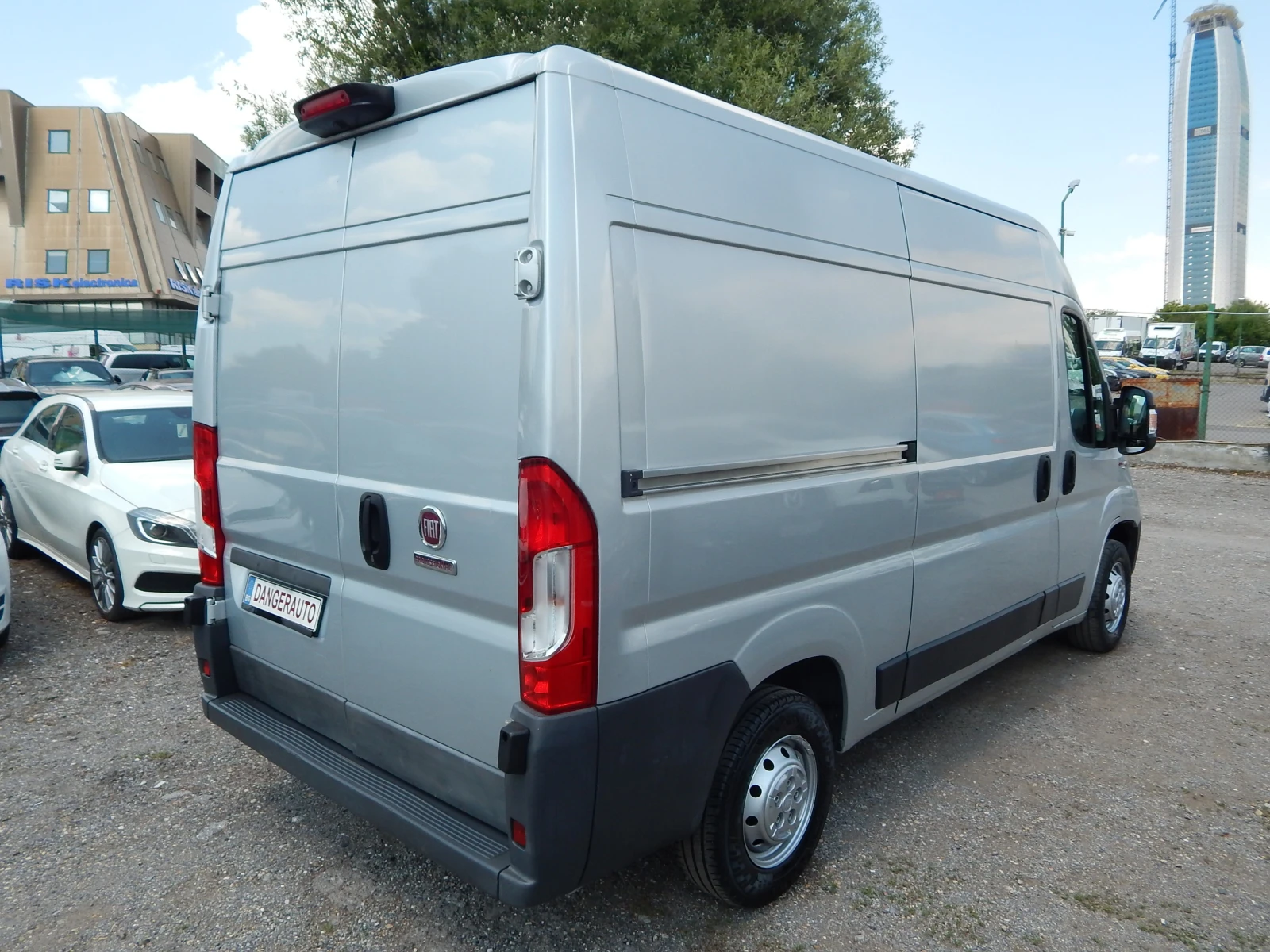 Peugeot Boxer 2.3M-JET* 150k.c.* NAVI* KAMEPA* LED* ОТЛИЧЕН* , снимка 4 - Бусове и автобуси - 55059464