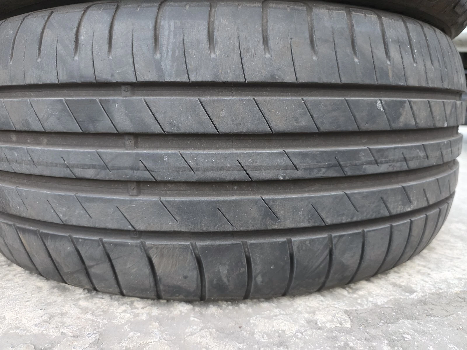 Гуми Летни 225/50R17, снимка 4 - Гуми и джанти - 56731038