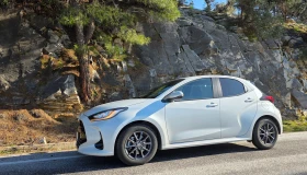 Toyota Yaris Elegance - 22500 € / 44006.17 лв. - 92970509 4