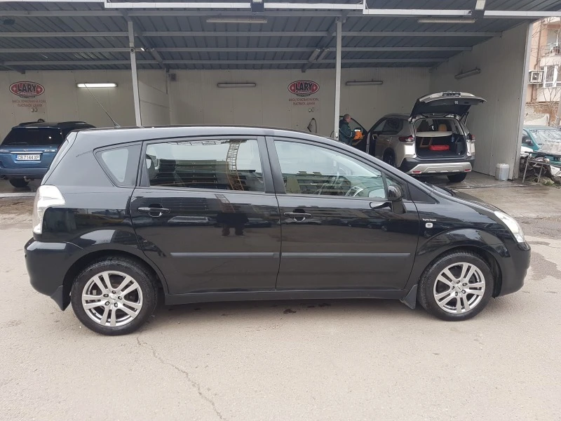 Toyota Corolla verso 1.6i UNIKAT, снимка 4 - Автомобили и джипове - 44708004