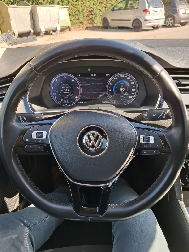 VW Passat, снимка 8 - Автомобили и джипове - 47676306