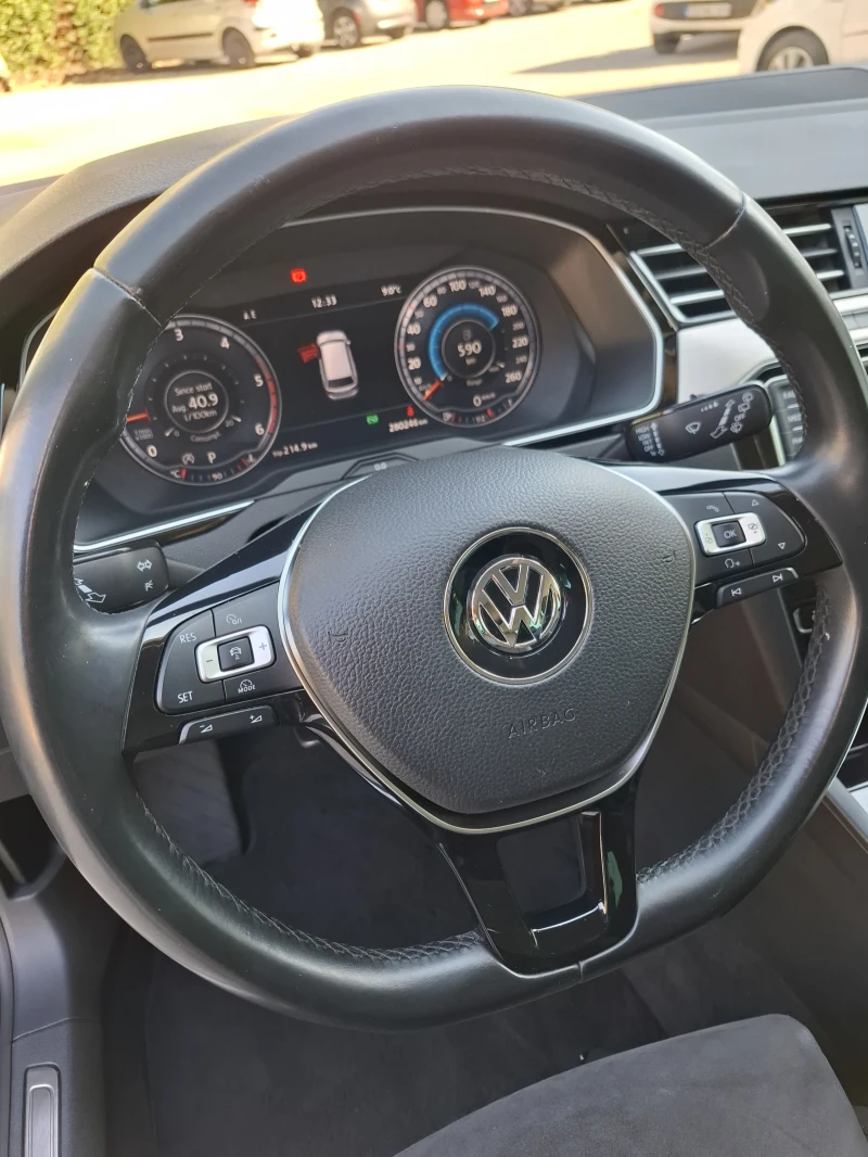 VW Passat, снимка 17 - Автомобили и джипове - 47676306