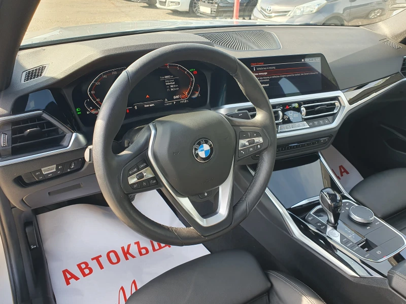 BMW 330 330i/X-Drive, снимка 9 - Автомобили и джипове - 47763021