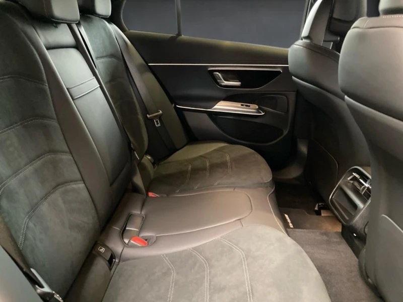 Mercedes-Benz E 220 d AMG NIGHT CAMERA DISTRONIC KEYLESS-GO, снимка 12 - Автомобили и джипове - 51937563