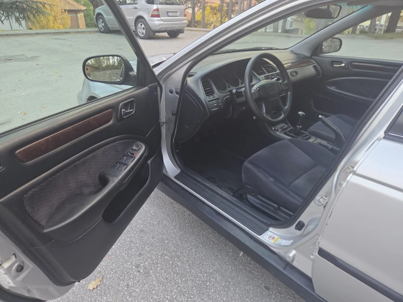 Honda Accord газ, обслужена, всичко платено, снимка 10 - Автомобили и джипове - 52096577