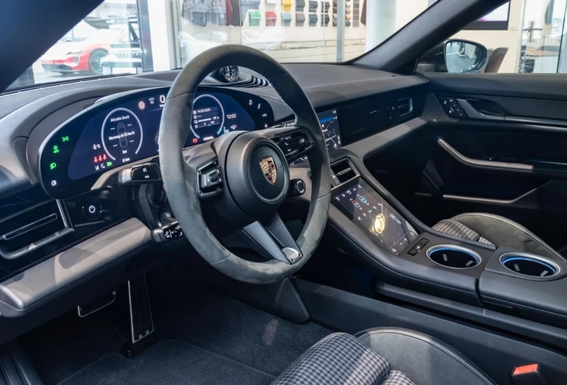 Porsche Taycan 4/FACELIFT/SPORT CHRONO/BOSE/PANO/360/, снимка 9 - Автомобили и джипове - 52200875