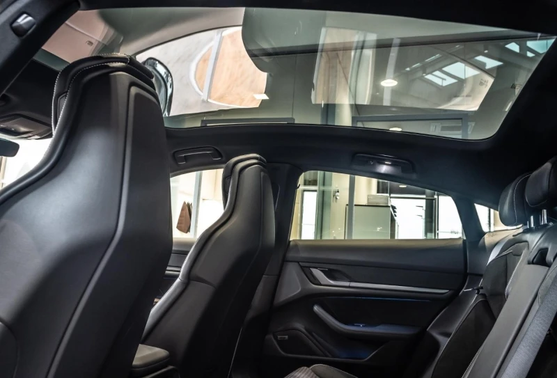 Porsche Taycan 4/FACELIFT/SPORT CHRONO/BOSE/PANO/360/, снимка 15 - Автомобили и джипове - 52200875